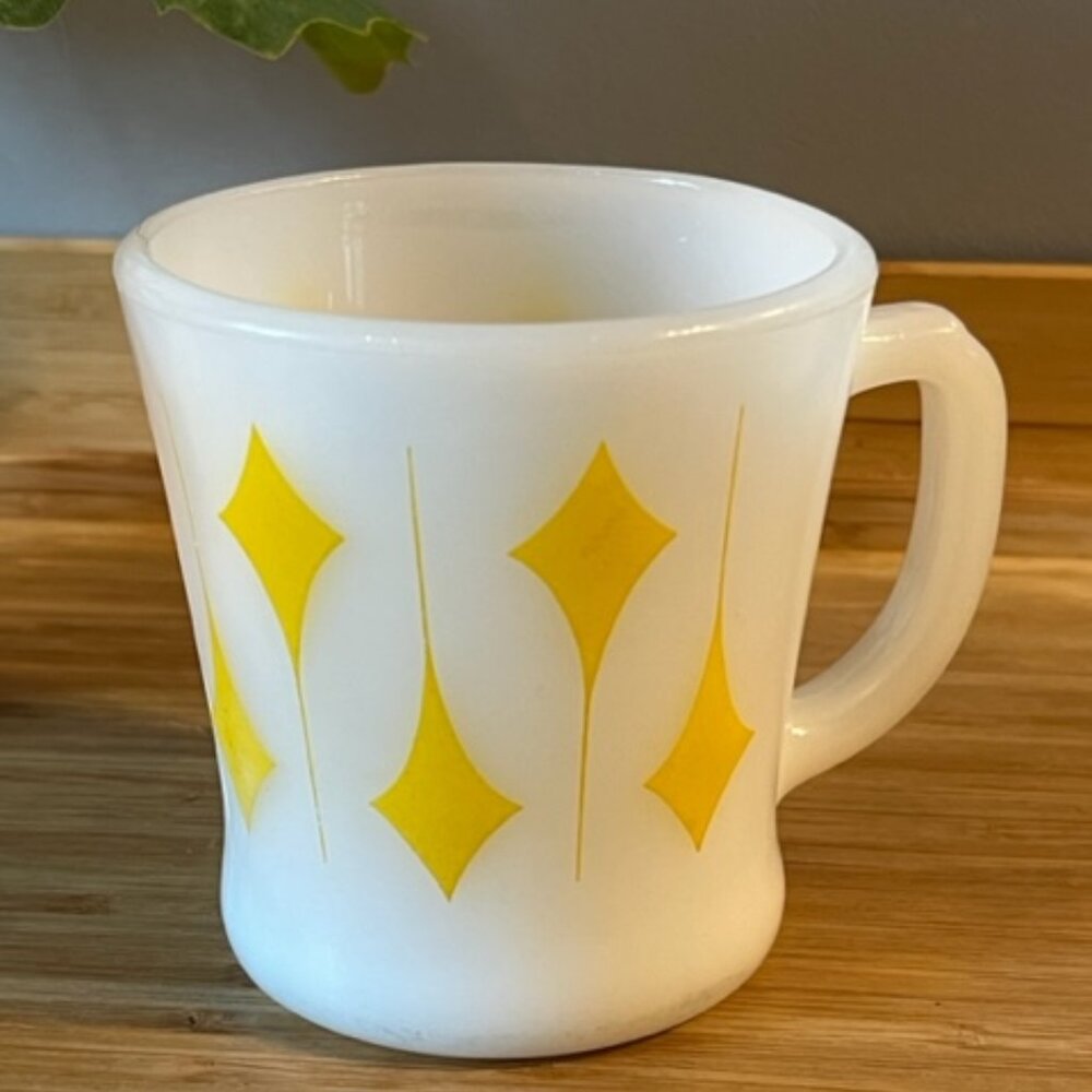 Vintage Fire King Anchor Hocking Yellow kites trailing diamonds pattern mug